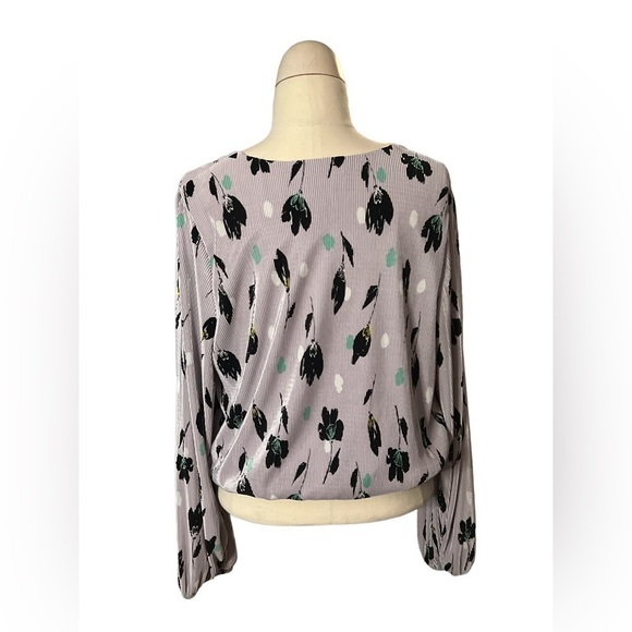 Astr The Label Cropped Floral Top - Picture 2 of 6